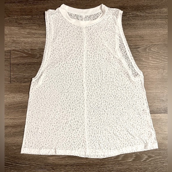 SOLD Lululemon Timeless Classic Tank in Polar Shift Veil White Size 10 - Picture 5 of 7